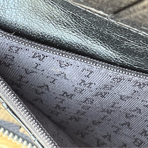 L.A.M.B. newsprint zippered wallet by Gwen Stefani - Picture 6 of 8